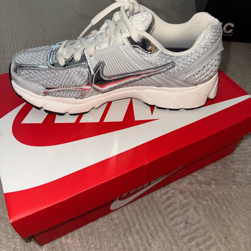 Nike  Zoom Vomero 5 - Wo